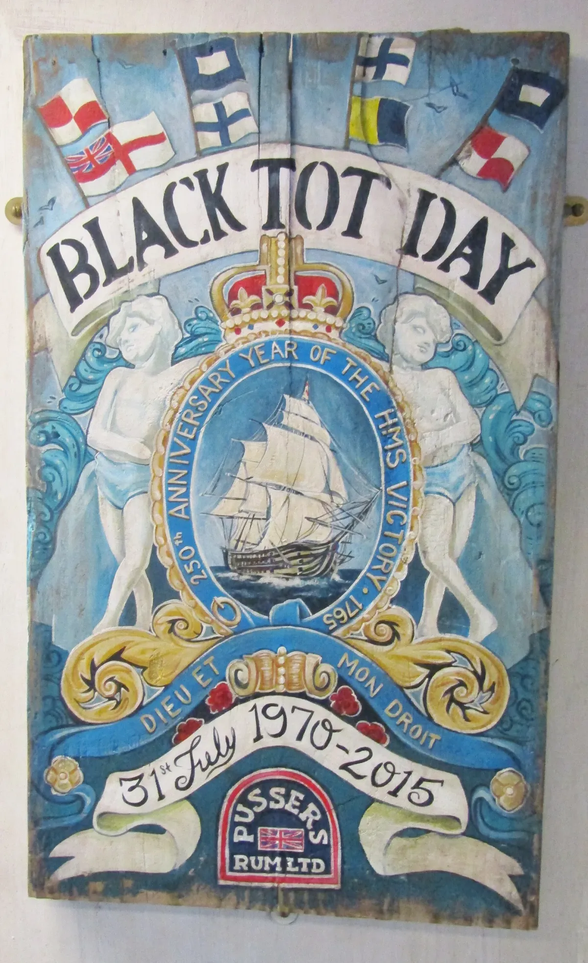 Le HMS Victory, évoquant le Black Tot Day et la longue tradition du rhum de la Royal Navy.